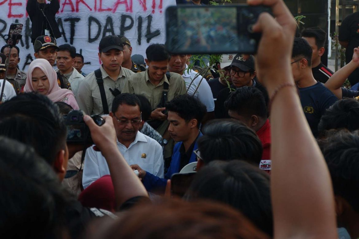 11 Anggota DPR RI Dapil Kalsel Tak Hadir, Mahasiswa Desak Bukti Konkret Tindak Lanjut Aspirasi